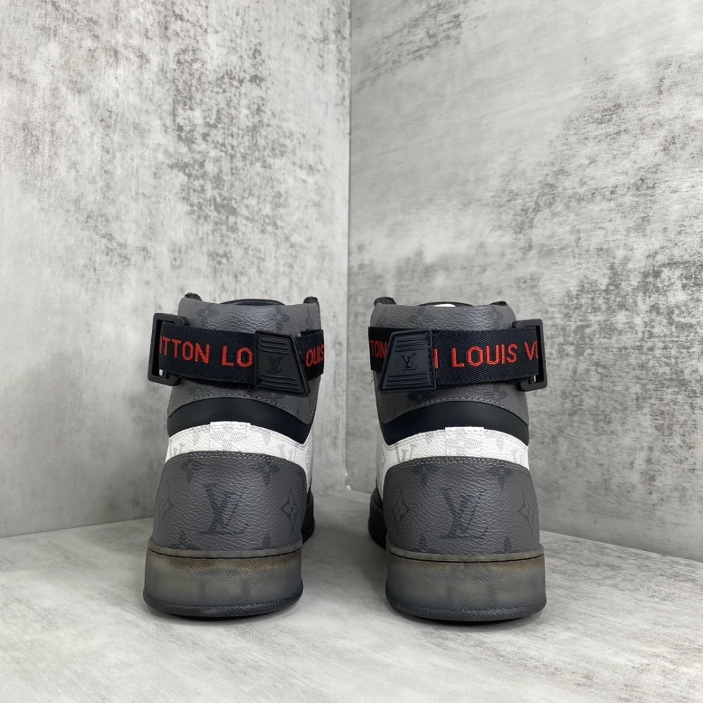 LV Sneakers 2026 624,LV Sneakers,LOUIS VUITTON Sneakers,More Brands