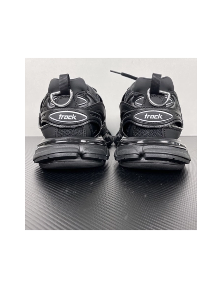 Balenciaga Track LED Sneaker in Black 542023 W3AD3 2350 , High-Fashion Layered Chunky Sneaker , Premium SneakersStreetwear , Wor