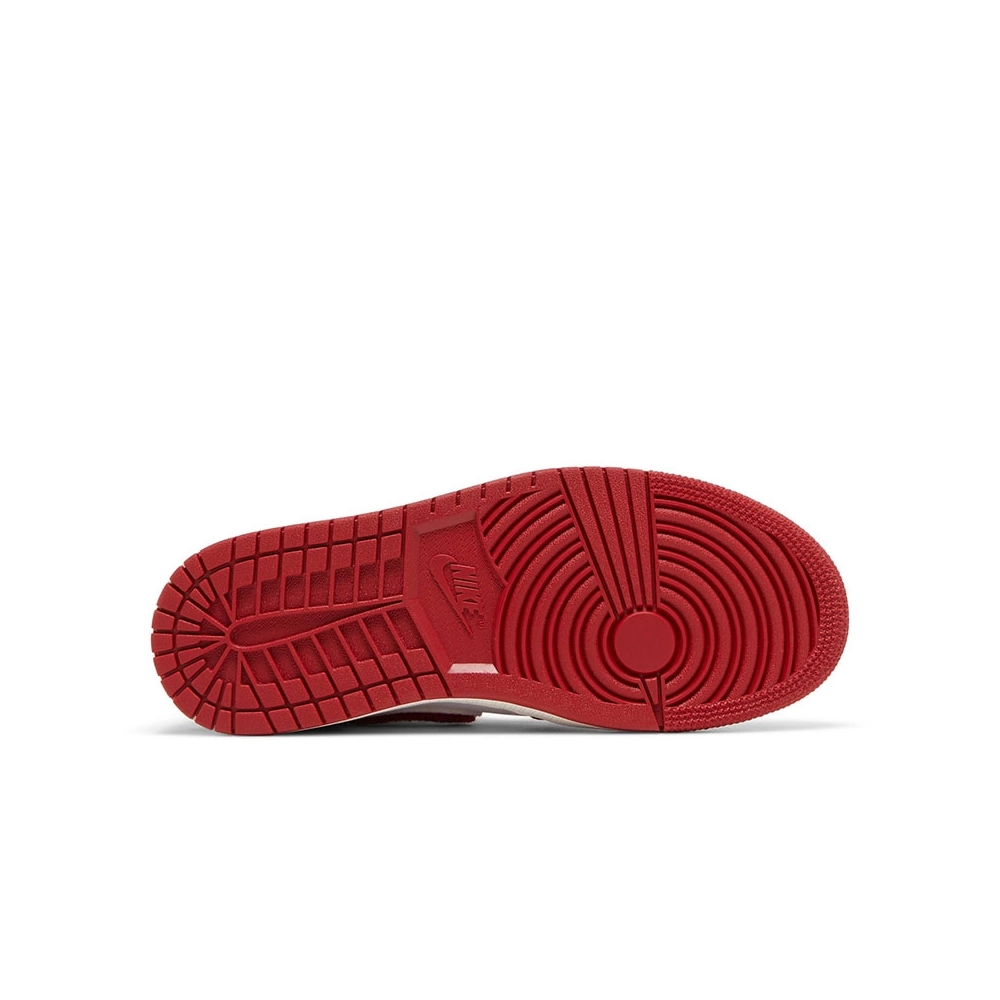 AIR JORDAN 1 HIGH OG NEWSTALGIA CHENILLE DJ4891 061,AIR JORDAN 1 HIGH,Air Jordan