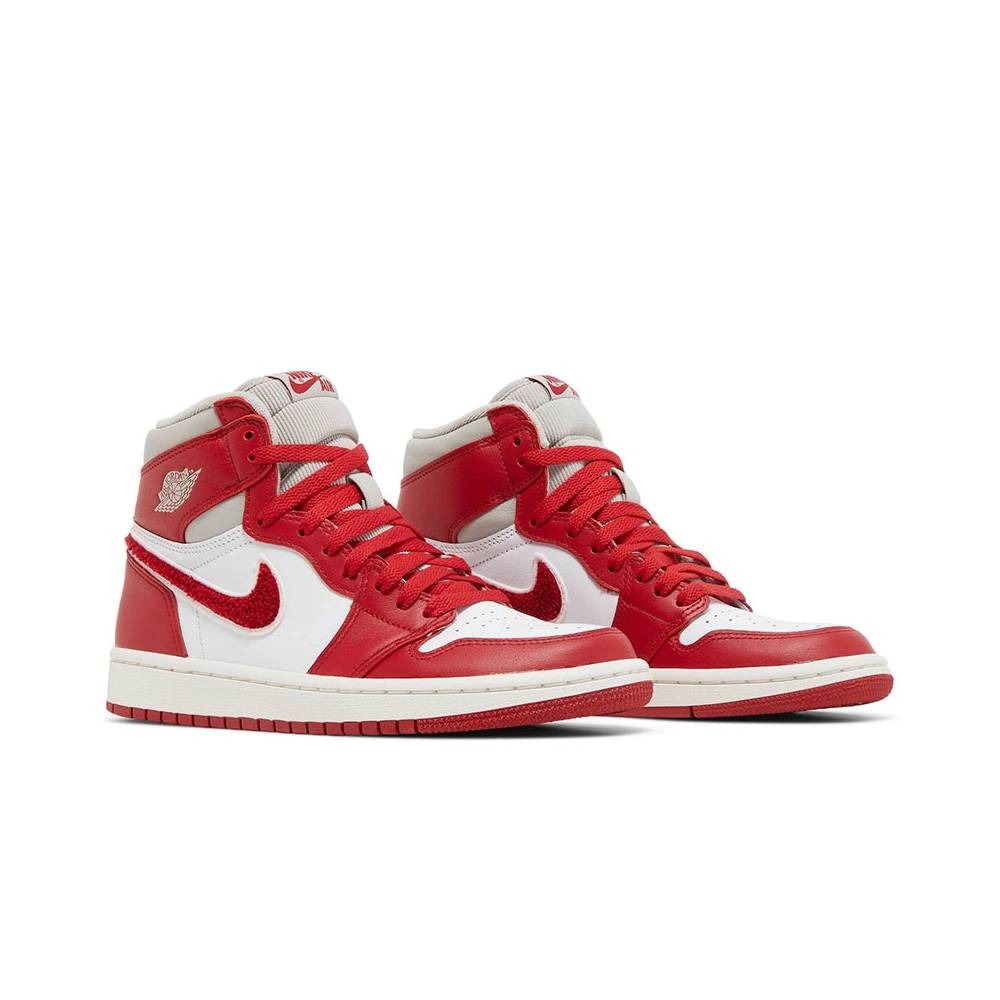 AIR JORDAN 1 HIGH OG NEWSTALGIA CHENILLE DJ4891 061,AIR JORDAN 1 HIGH,Air Jordan