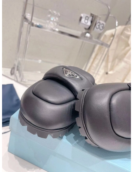 Prada Soft padded nappa leather sabots,PRADA SNEAKER,Other Brand Reps Sneakers