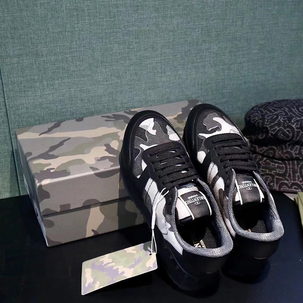 Valentino Garavani Rockrunner Reps Sneakers,VALENTINO,Other Brand Reps Sneakers