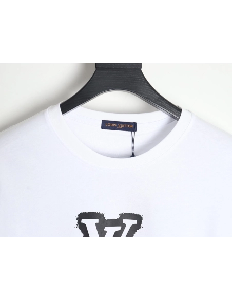 Reps Louis Vuitton 24SS blurred logo print short-sleeved T-shirt,All order with free shipping Reps Louis Vuitton