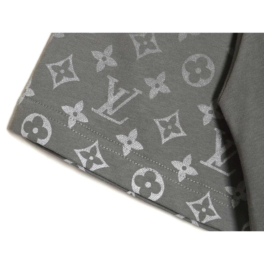 Reps Louis Vuitton Short Sleeve T-Shirt with Gradient Sleeves_TSK1,All order with free shipping Reps Louis Vuitton