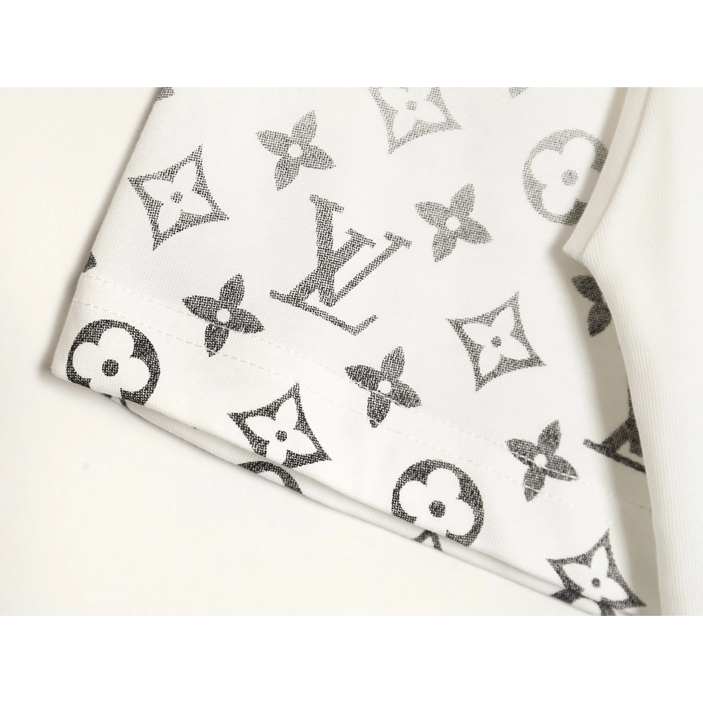 Reps Louis Vuitton Short Sleeve T-Shirt with Gradient Sleeves,All order with free shipping Reps Louis Vuitton