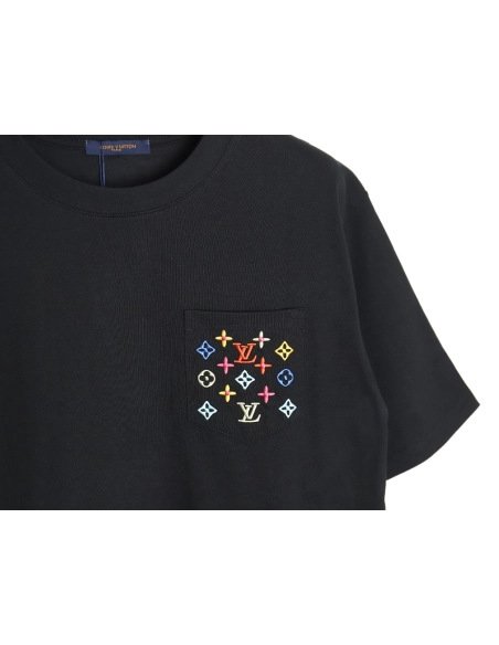Reps Louis Vuitton Pocket Colorful Presbyopia Colorful Embroidered Short Sleeve T-Shirt,All order with free shipping Reps Louis 