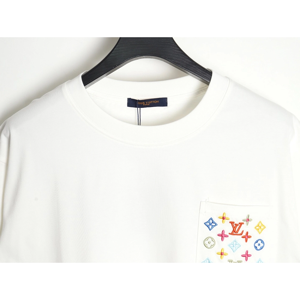 Reps Louis Vuitton Pocket Colorful Presbyopia Colorful Embroidered Short Sleeve T-Shirt,All order with free shipping Reps Louis 