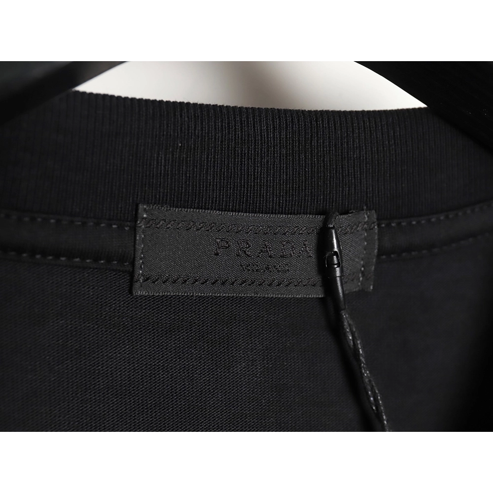 Prada collar metal triangle logo short-sleeved T-shirt,All order with free shipping Prada