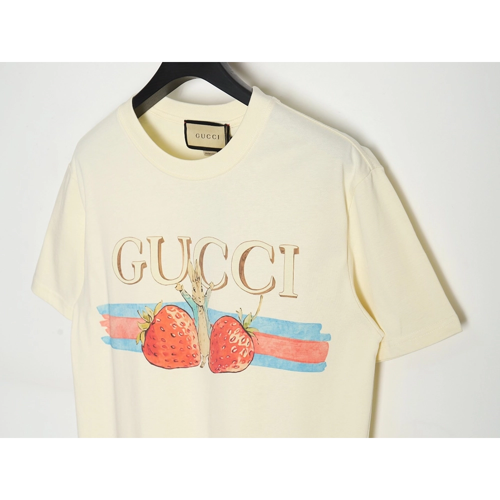 Reps Gucci 24ss classic letter LOGO strawberry print T-shirt,All order with free shipping Reps Gucci