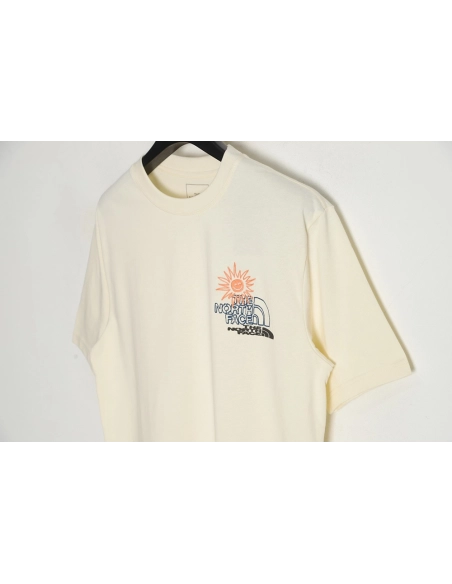 The North Face Sunflower Big Tree LOGO patchwork printed short-sleeved T-shirt,All order with free shipping The North Face