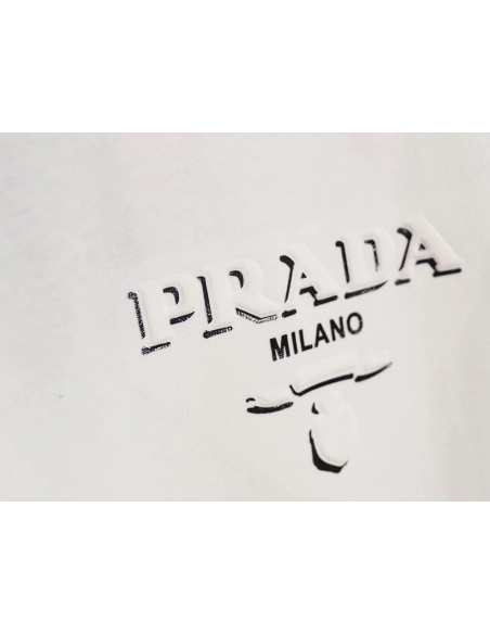 Prada 24SS triangle logo laminated T-shirt,All order with free shipping Prada