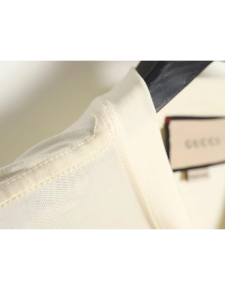 Reps Gucci early spring new rivet logo round neck t-shirt,All order with free shipping Reps Gucci