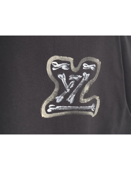 Reps Louis Vuitton washed damaged hand-painted round neck T-shirt,All order with free shipping Reps Louis Vuitton