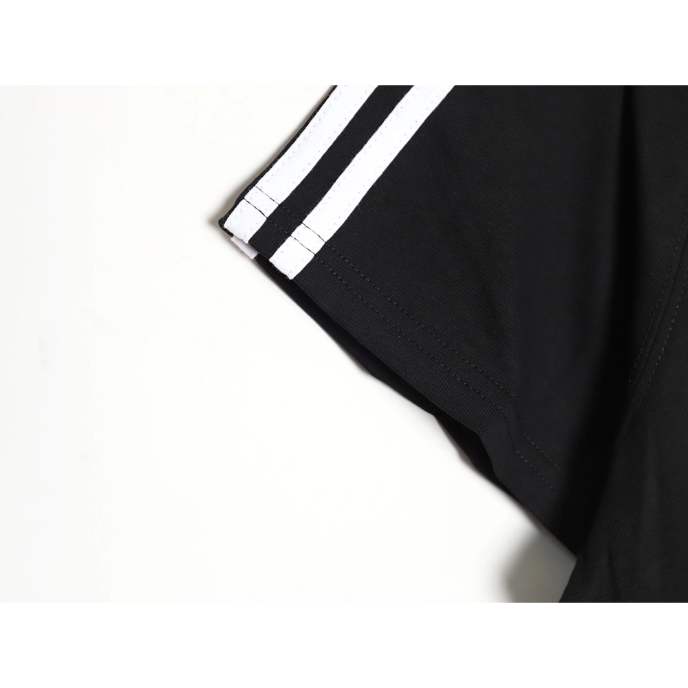 We11done three stripes short sleeve t-shirt,All order with free shipping We11done