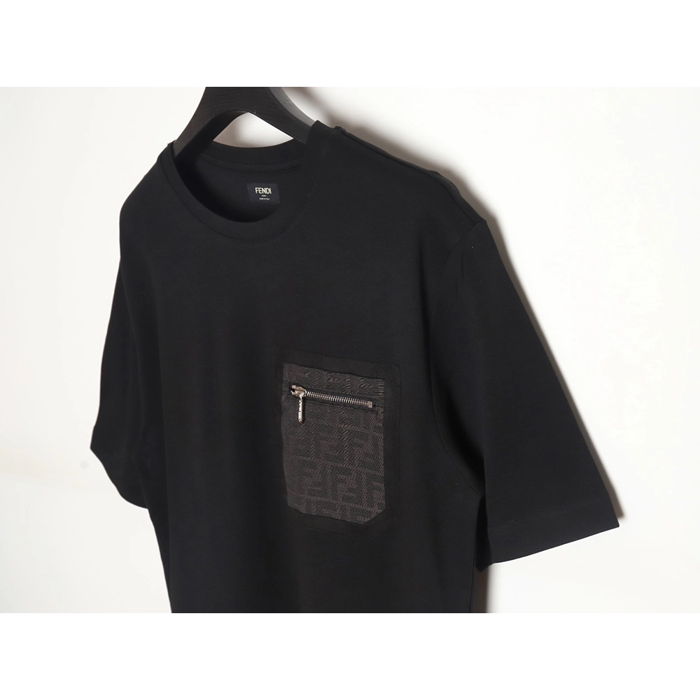 Fendi 24SS pocket zip T-shirt,All order with free shipping Fendi