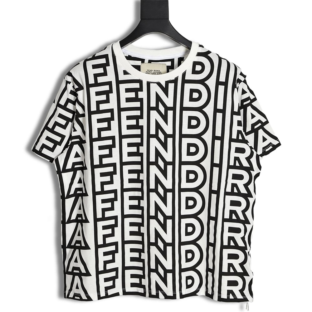 FENDI 23SS black and white full letter short-sleeved T-shirt,All order with free shipping Fendi