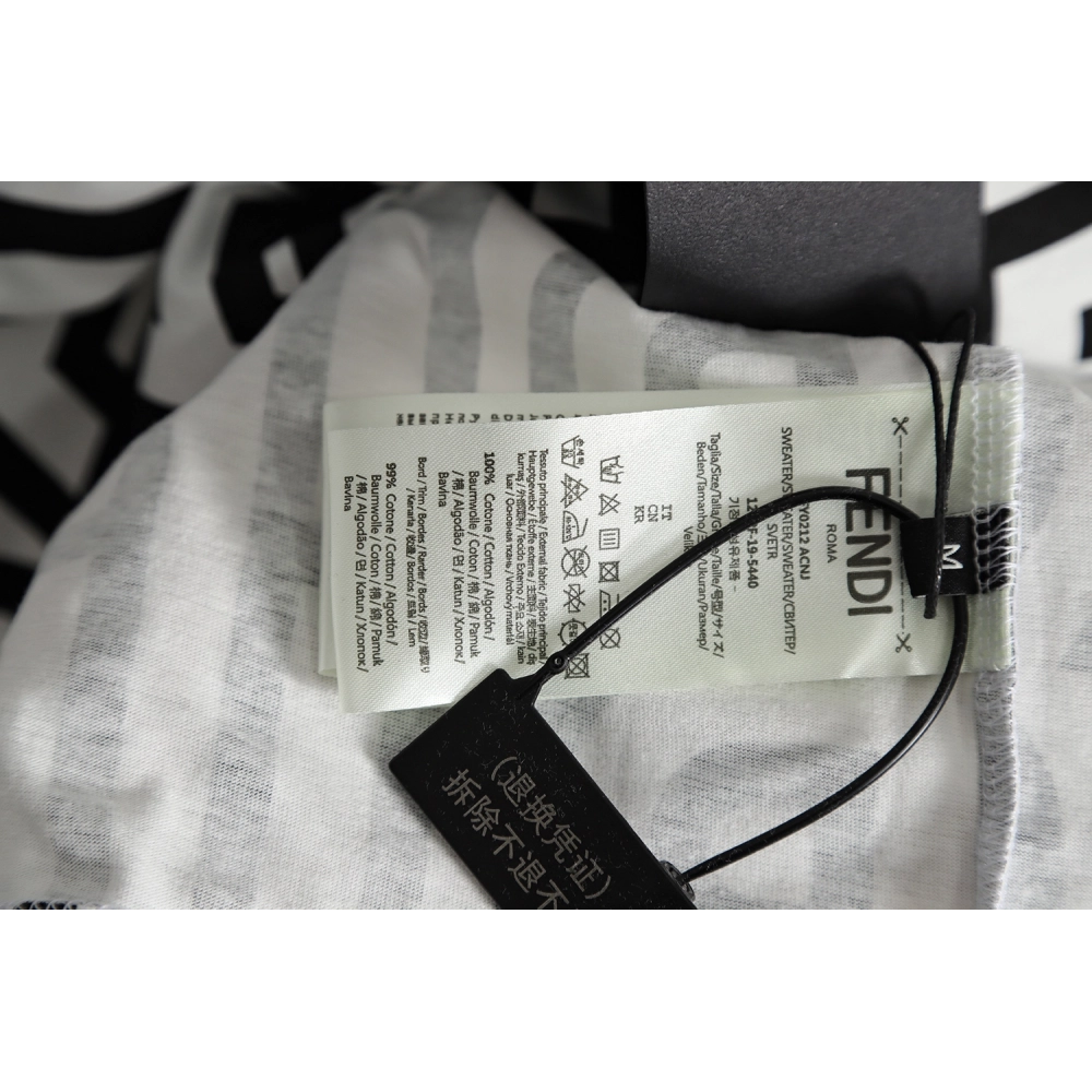 FENDI 23SS black and white full letter short-sleeved T-shirt,All order with free shipping Fendi