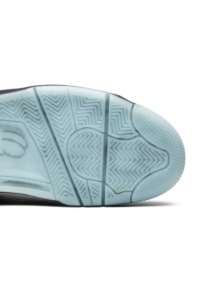 KAWS X AIR JORDAN 4 RETRO BLACK 930155 001,AIR JORDAN 4,Air Jordan