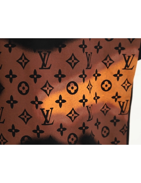 Reps Louis Vuitton monogram gradient embroidered short-sleeved T-shirt,All order with free shipping Reps Louis Vuitton