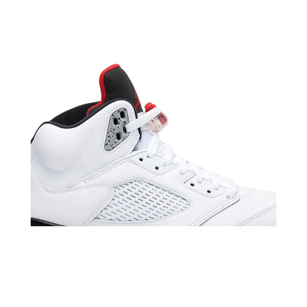 AIR JORDAN 5 RETRO WHITE CEMENT 136027 104,AIR JORDAN 5,Air Jordan