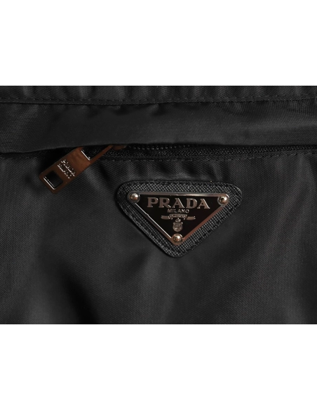 Prada triangle logo pocket crew neck sweatshirt TSK1,Cheap Replica Reps Prada