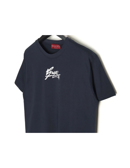 Gucci short sleeves with cursive lettering print,Cheap Replica Reps Gucci