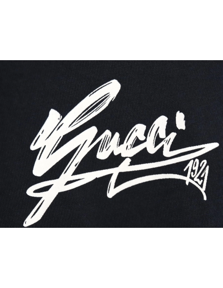Gucci short sleeves with cursive lettering print,Cheap Replica Reps Gucci
