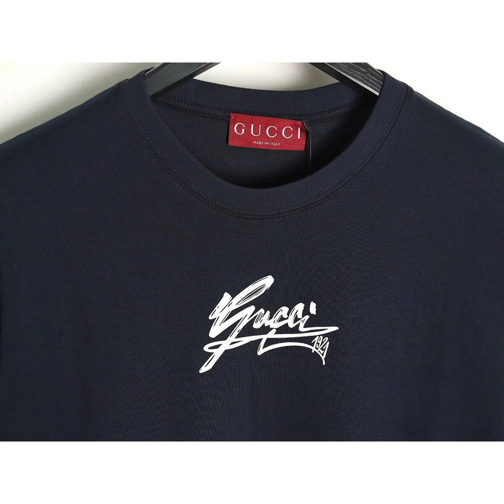 Gucci short sleeves with cursive lettering print,Cheap Replica Reps Gucci