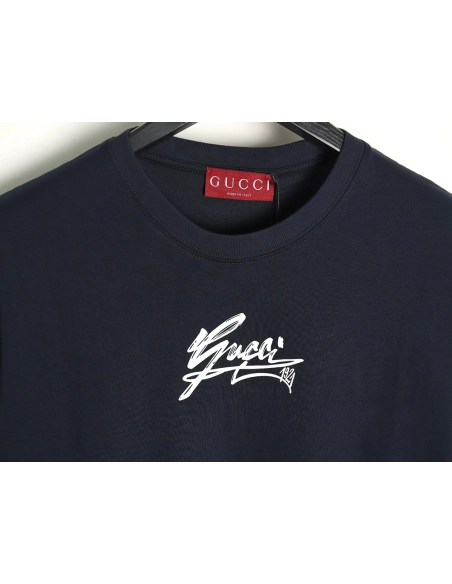 Gucci short sleeves with cursive lettering print,Cheap Replica Reps Gucci