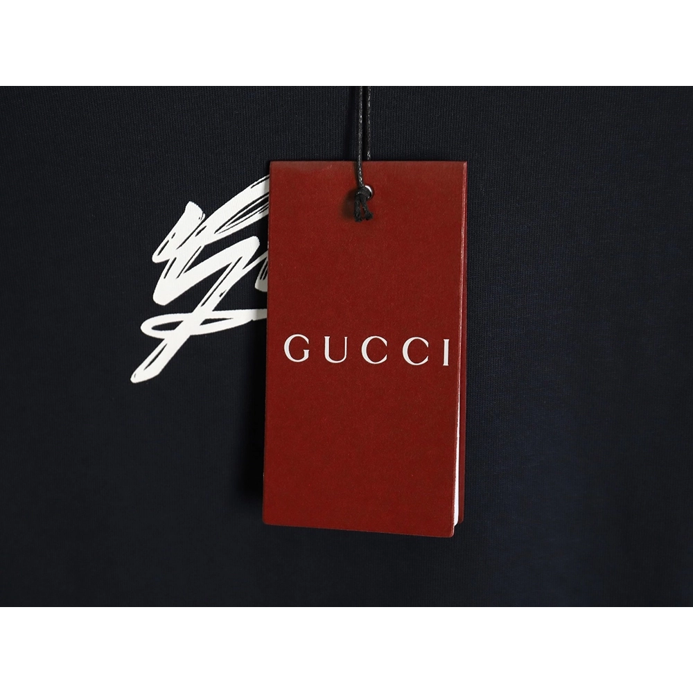 Gucci short sleeves with cursive lettering print,Cheap Replica Reps Gucci