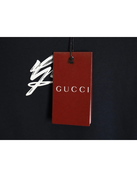 Gucci short sleeves with cursive lettering print,Cheap Replica Reps Gucci