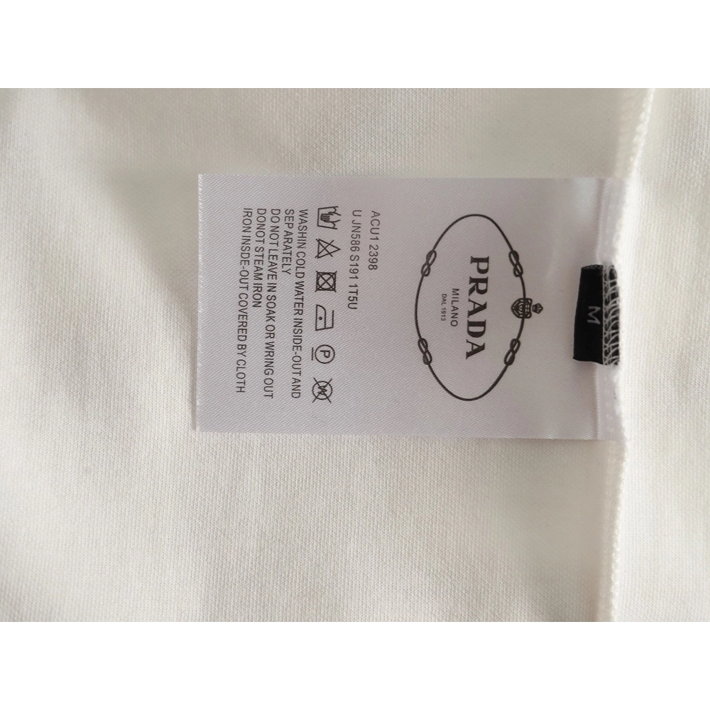 Prada metal triangle logo embossed long sleeves,Cheap Replica Reps Prada