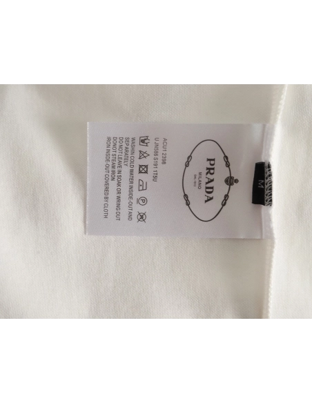 Prada metal triangle logo embossed long sleeves,Cheap Replica Reps Prada