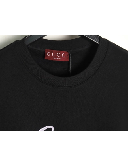 Gucci purple cursive lettering embroidered crew neck sweatshirt,Gucci Sweatshirt,Low Price High quality,legit seller