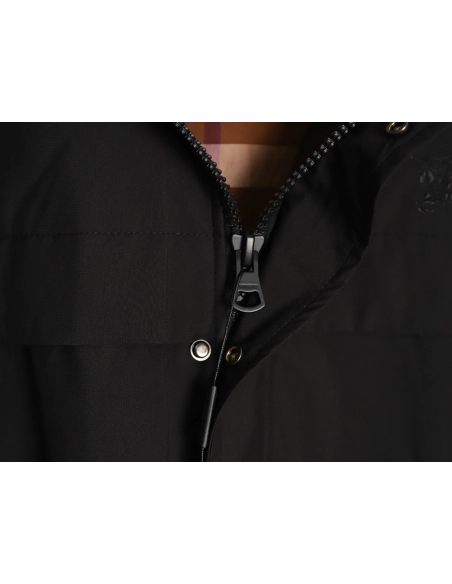 Burberry chest fake pocket embroidered war horse cotton hooded jacket TSK1,Burberry