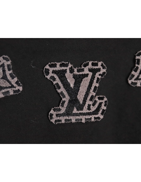 Louis Vuitton collar lettering crew neck sweatshirt,Louis Vuitton Sweatshirt,Sweatshirt,APPAREL Clothing