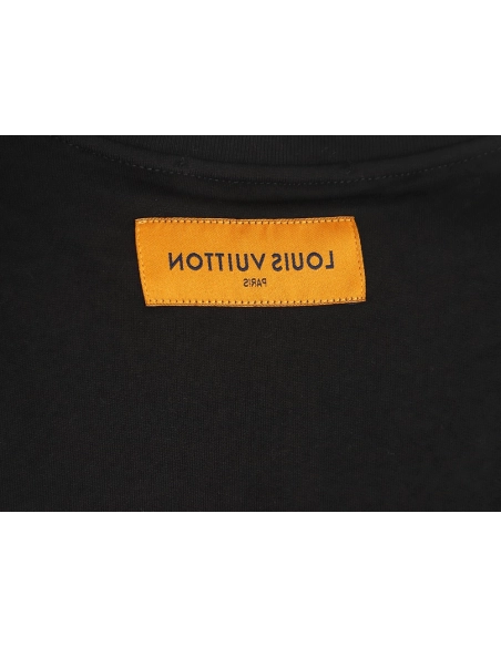 Louis Vuitton collar lettering crew neck sweatshirt,Louis Vuitton Sweatshirt,Sweatshirt,APPAREL Clothing