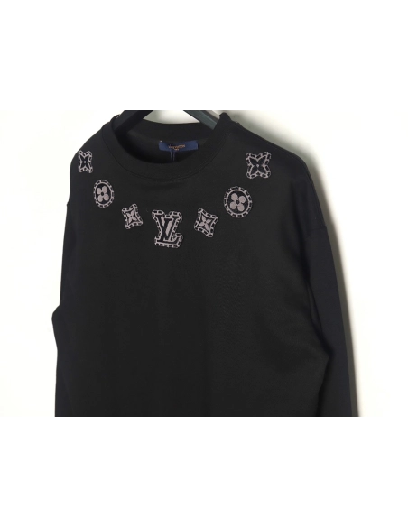 Louis Vuitton collar lettering crew neck sweatshirt,Louis Vuitton Sweatshirt,Sweatshirt,APPAREL Clothing
