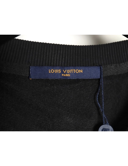 Louis Vuitton presbyopia leather label cotton sweatshirt,Louis Vuitton Sweatshirt,Sweatshirt,APPAREL