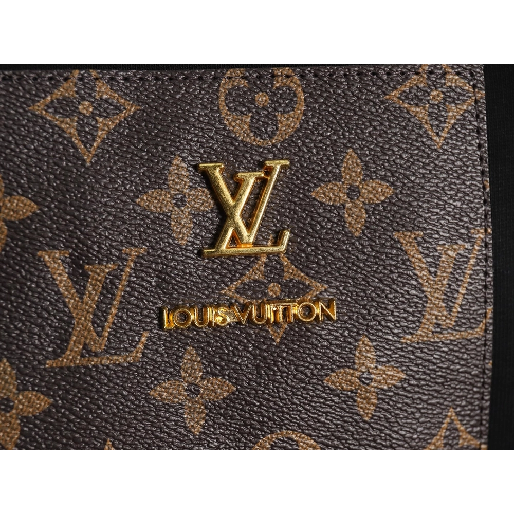 Louis Vuitton presbyopia leather label cotton sweatshirt,Louis Vuitton Sweatshirt,Sweatshirt,APPAREL