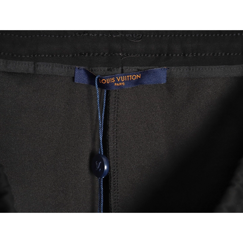 Louis Vuitton pocket embroidered logo cotton cargo trousers,Louis Vuitton Jeans,CASUAL PANTS,APPAREL