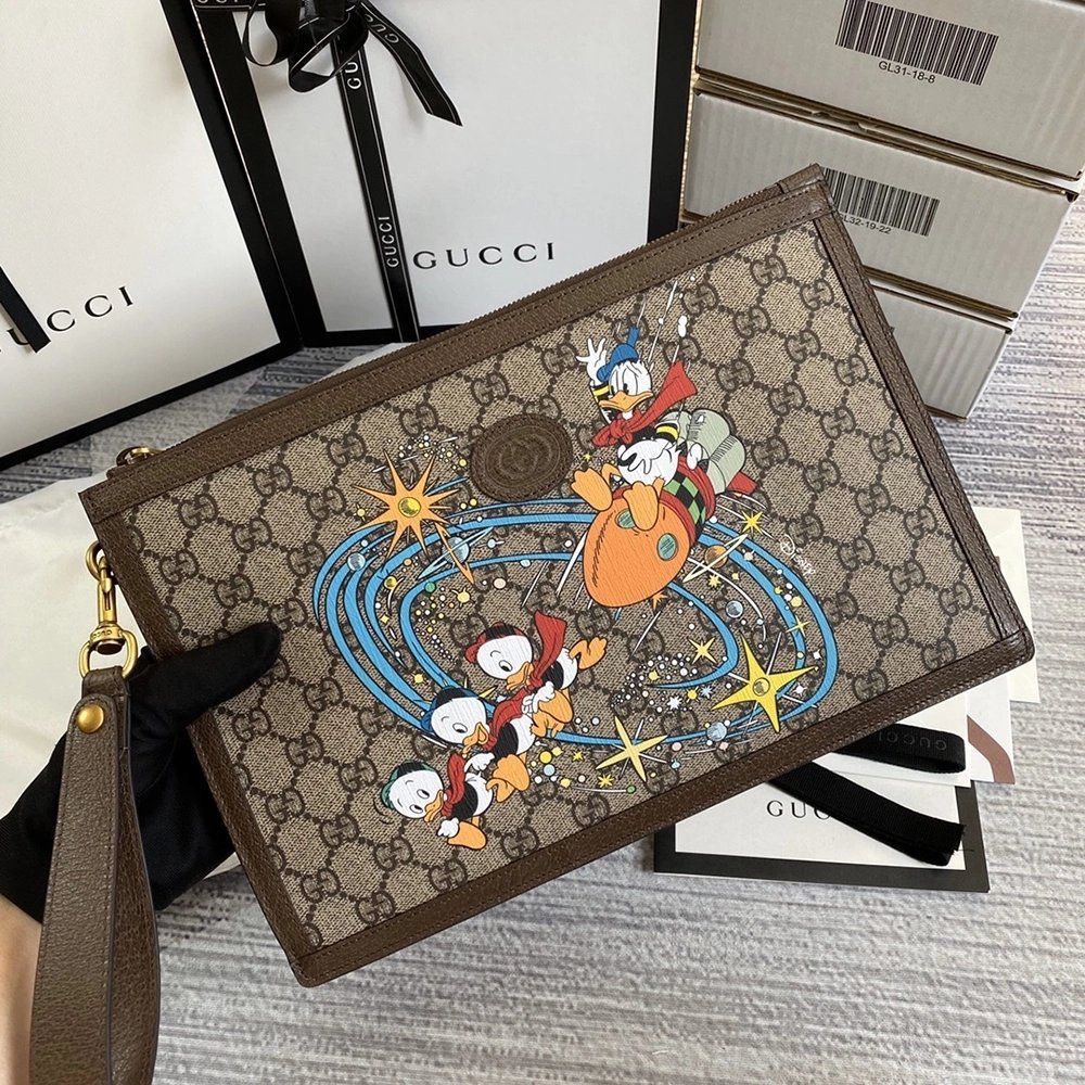 Gucci Wallets 647925 30.5X21X1.5cm