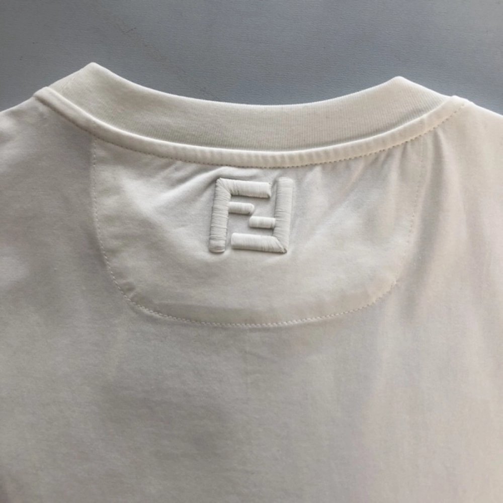 Fendi White Color cotton Fendilicious T-shirt,Fendi T Shirt,Tshirt,Low price high quality.