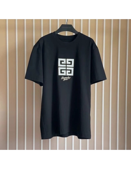 Givenchy 4G t-shirt in cotton Black,Givenchy T Shirt,Tshirt,Low price high quality.