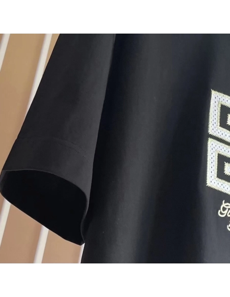 Givenchy 4G t-shirt in cotton Black,Givenchy T Shirt,Tshirt,Low price high quality.