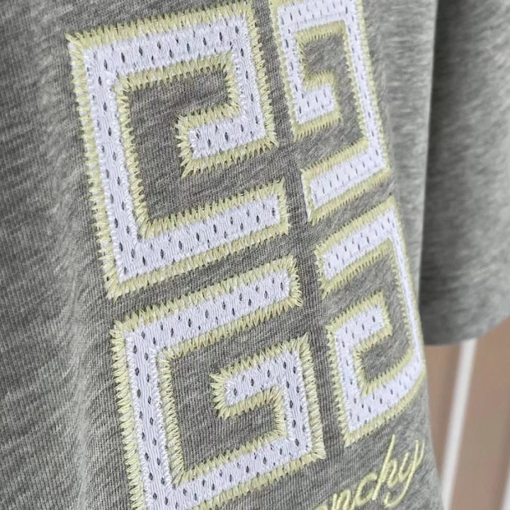 Givenchy 4G t-shirt in cotton Grey,Givenchy T Shirt,Tshirt,Low price high quality.