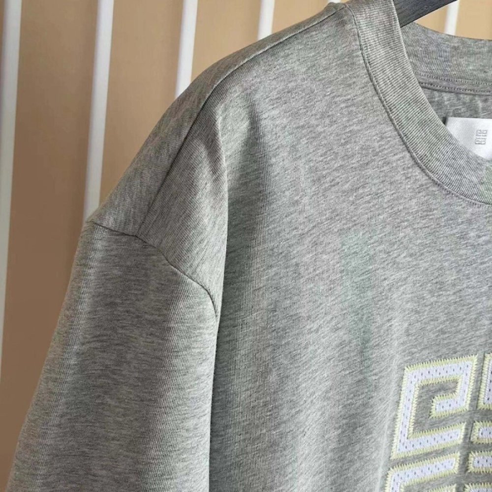 Givenchy 4G t-shirt in cotton Grey,Givenchy T Shirt,Tshirt,Low price high quality.