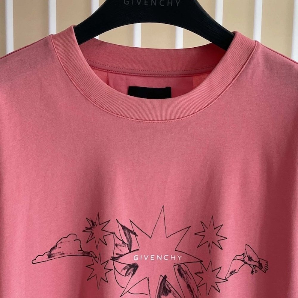 Givenchy Boxy fit t-shirt in cotton GIVENCHY Tarot Pink,Givenchy T Shirt,Tshirt,Low price high quality.