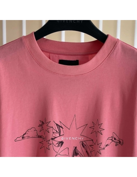 Givenchy Boxy fit t-shirt in cotton GIVENCHY Tarot Pink,Givenchy T Shirt,Tshirt,Low price high quality.