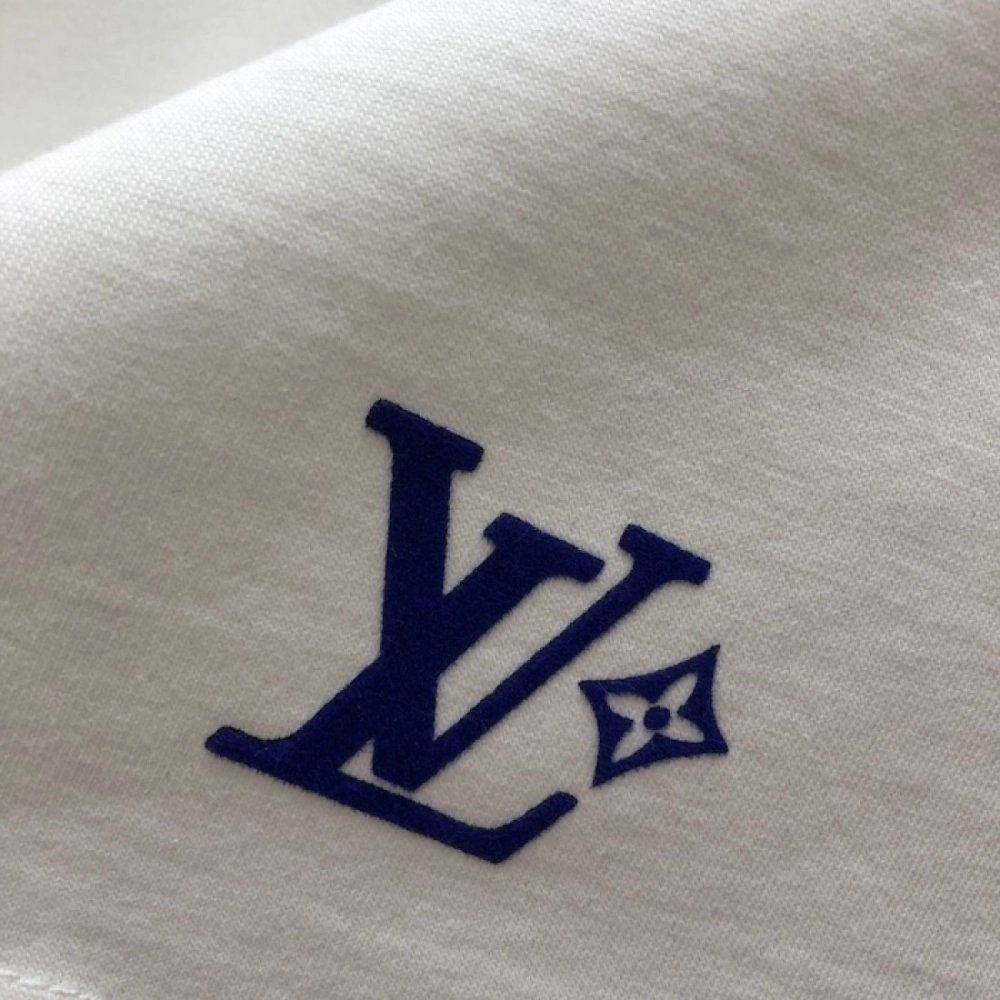 Louis Vuitton Graphic Cotton T-Shirt 1AHCW5,Louis Vuitton T Shirt,Tshirt,Low price high quality.